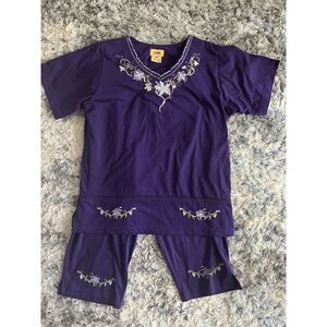 Unik Capri And Matching Blouse Womens Size Medium Purple Embroidered